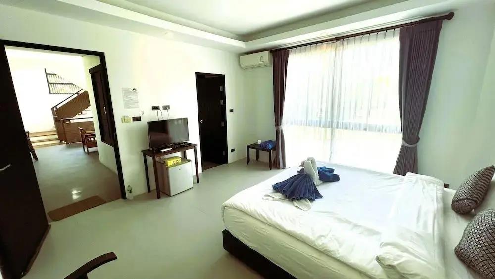 Rockstar Beach Apartments 0*