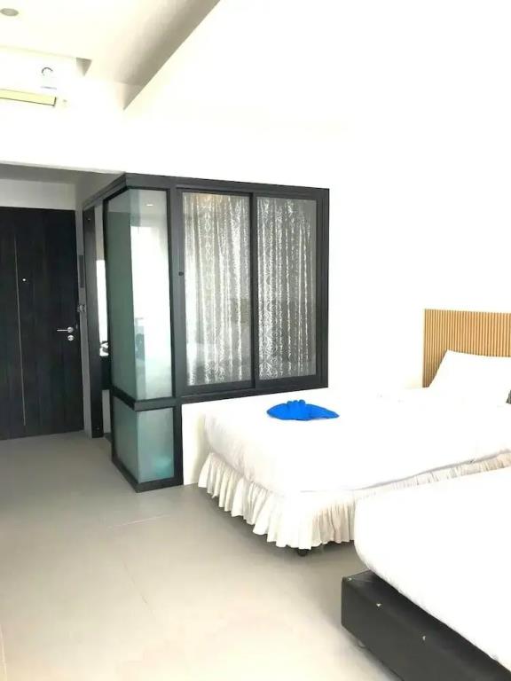 Rockstar Beach Apartments 0*