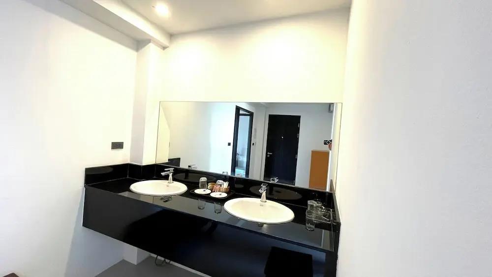 Rockstar Beach Apartments 0*