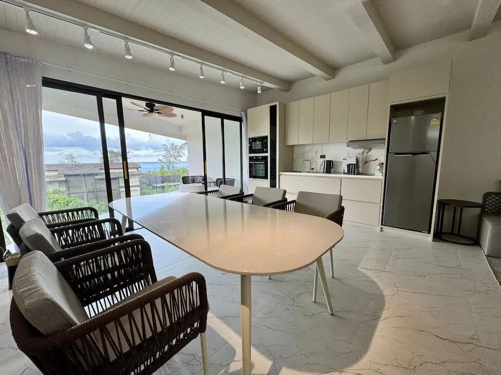 Beachside Residence 0*