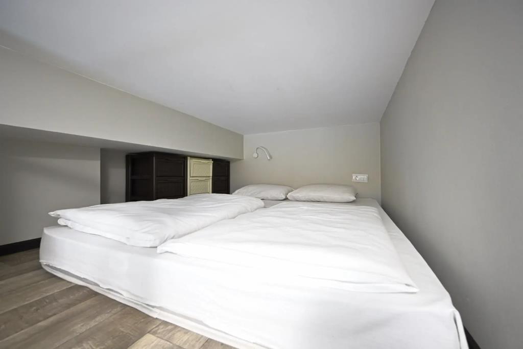 1912 U Okeanariuma Apartments 0*