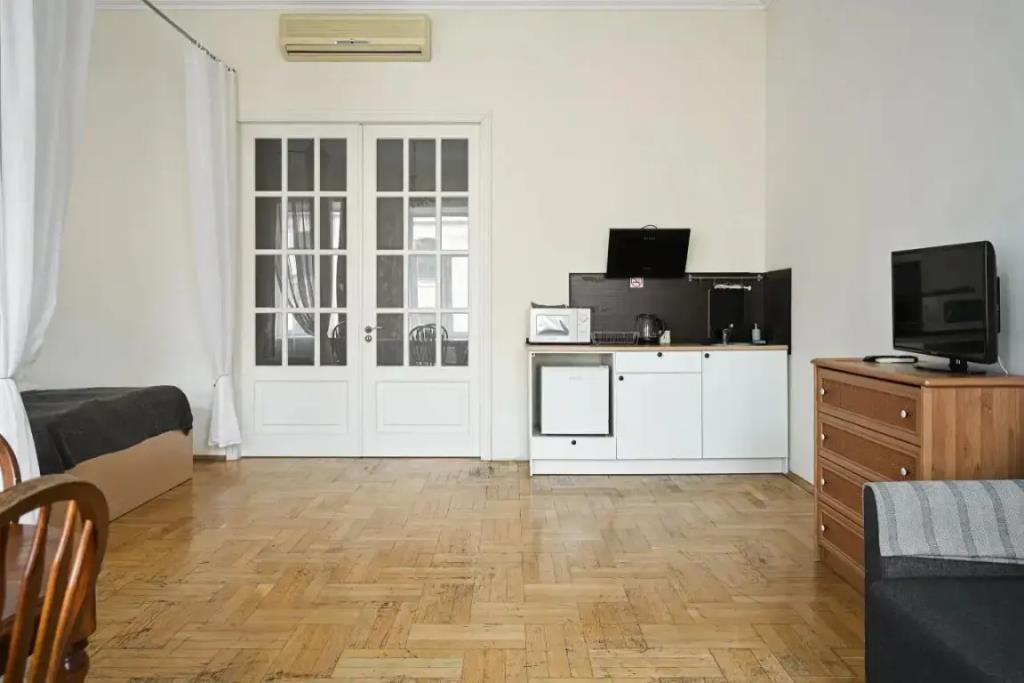 1912 U Anichkova Mosta №1 Apartments 0*