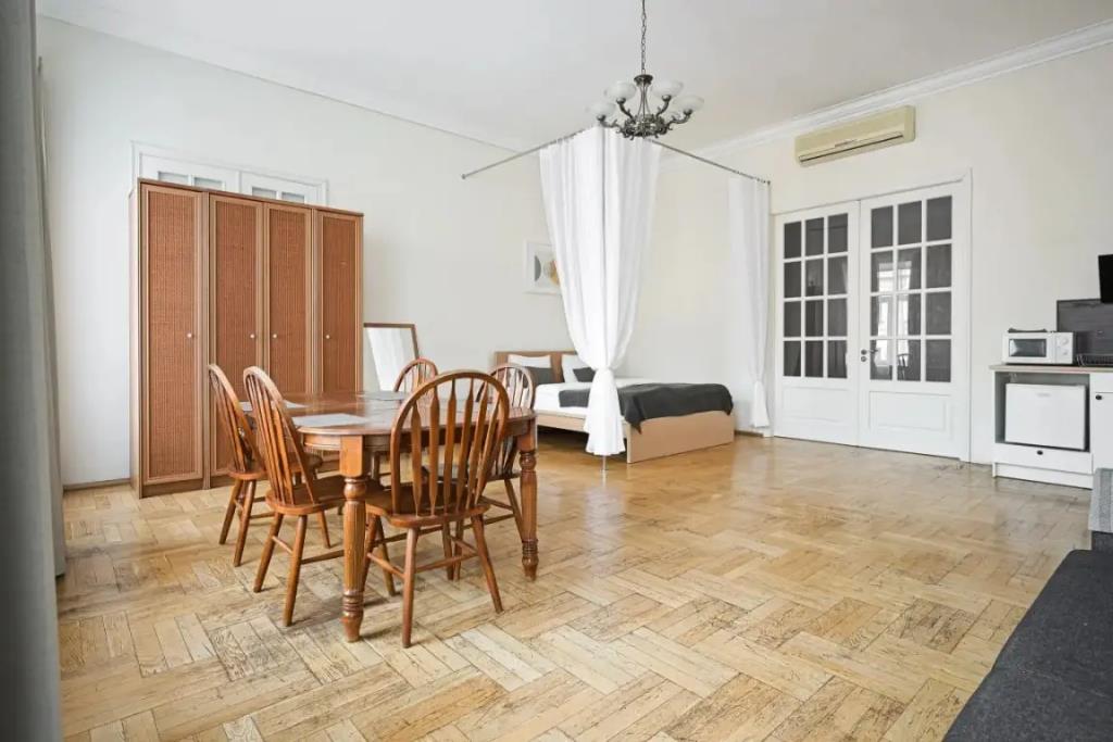 1912 U Anichkova Mosta №1 Apartments 0*