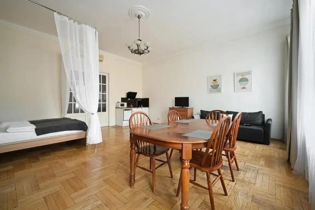 1912 U Anichkova Mosta №1 Apartments 0*