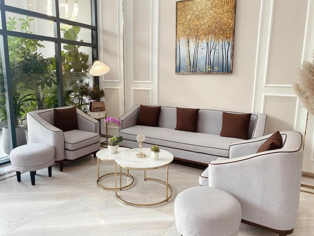 Hera Luxury Hotel 3*