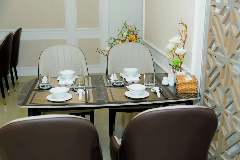 Hera Luxury Hotel 3*