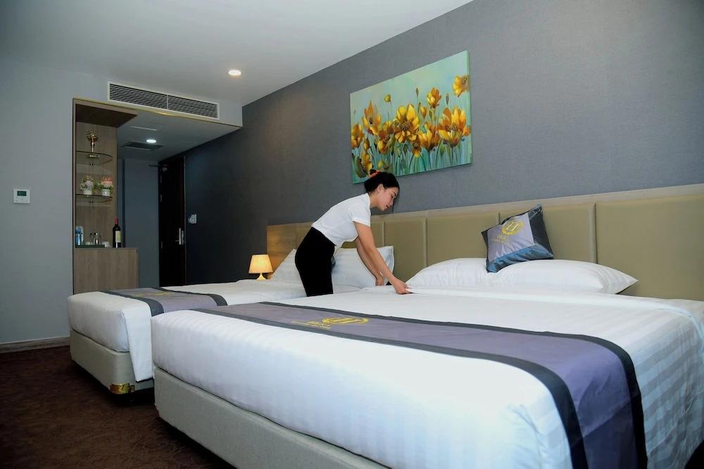 Hera Luxury Hotel 3*