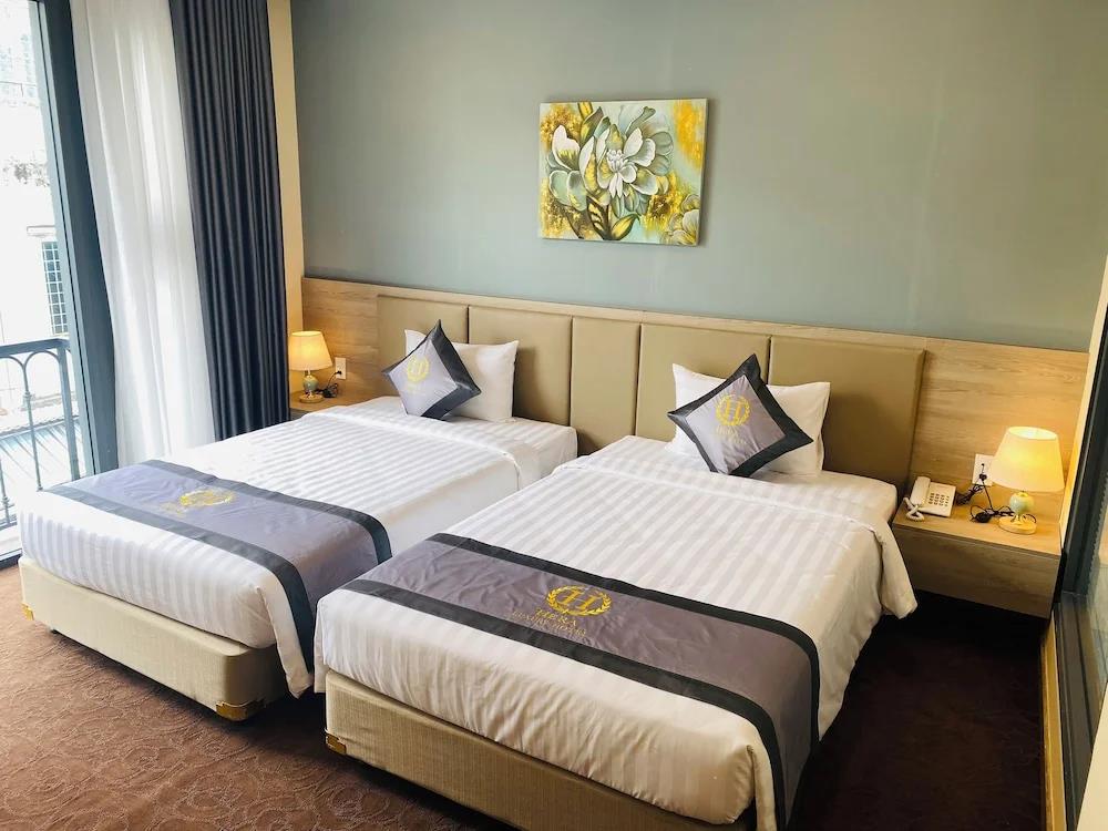Hera Luxury Hotel 3*
