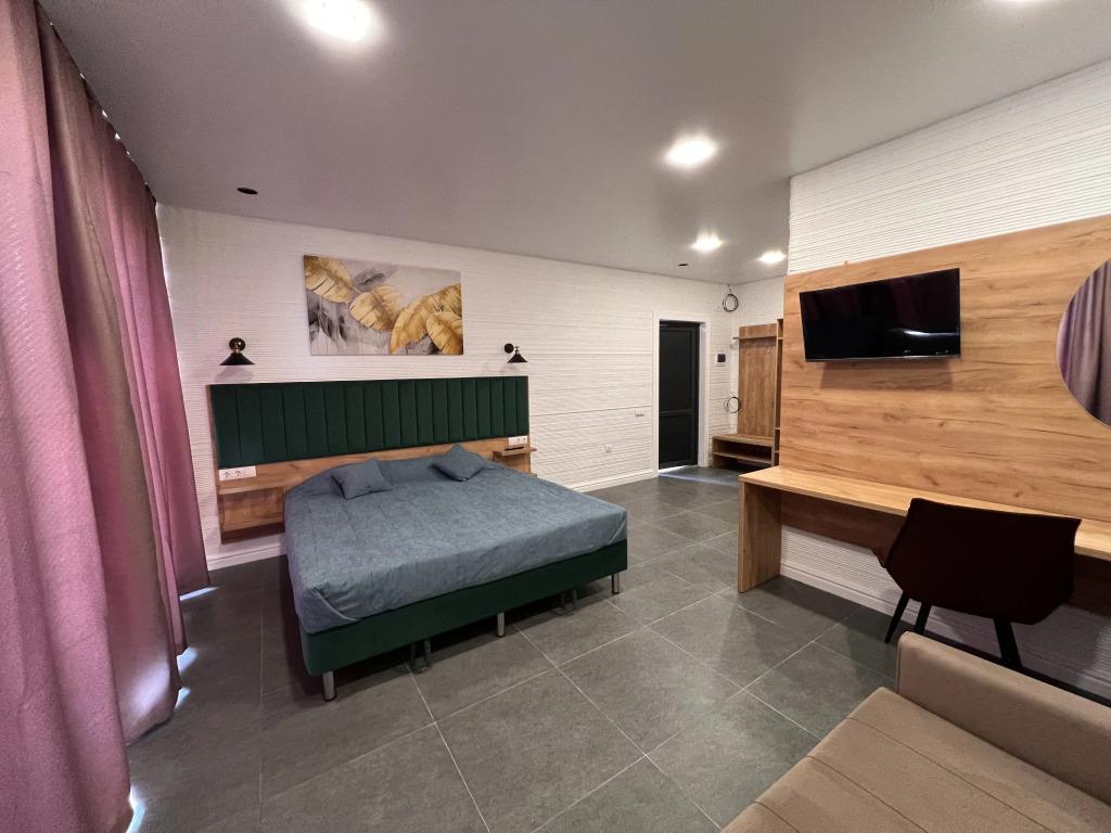 SHONDI Hotel 3*