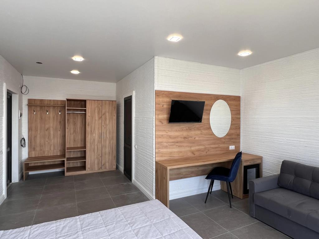 SHONDI Hotel 3*