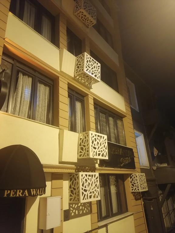 Opera Wall Suite Hotel 0*