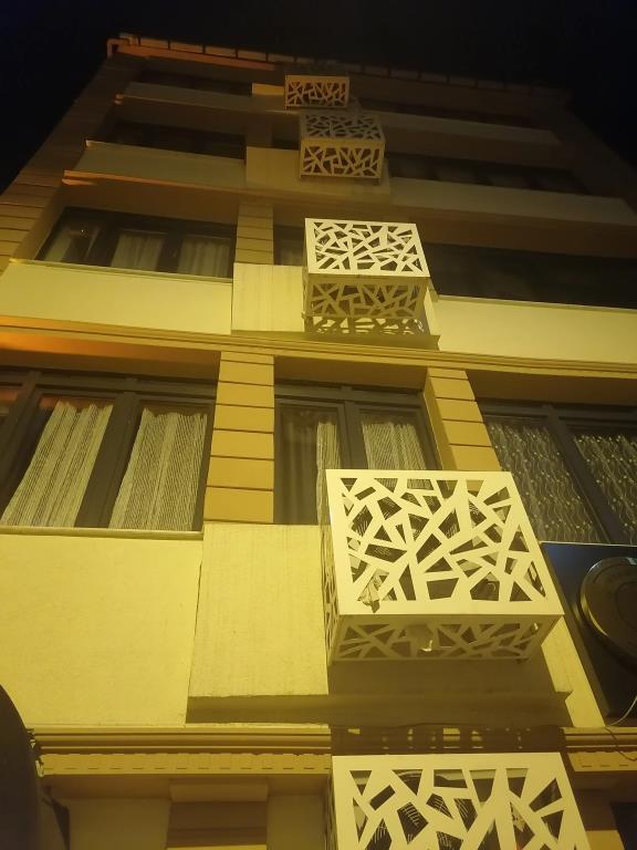 Opera Wall Suite Hotel 0*
