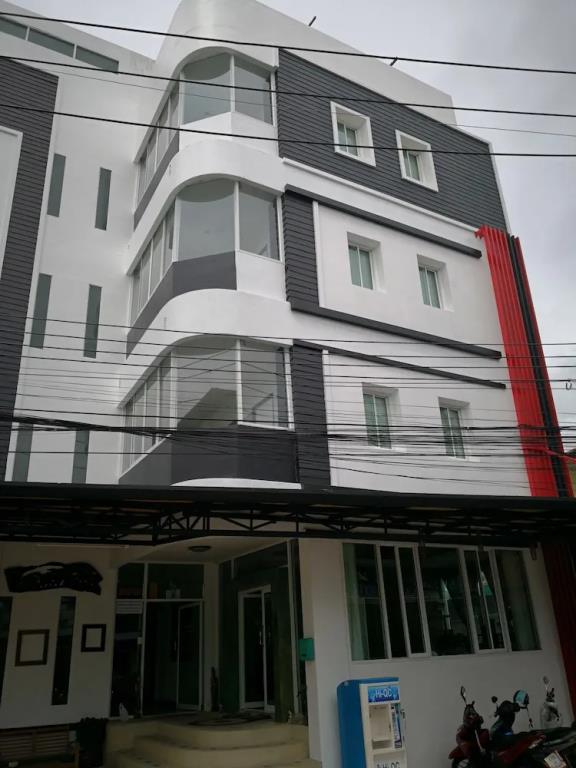 RQ Phuket Patong Beach by Collection O 2*