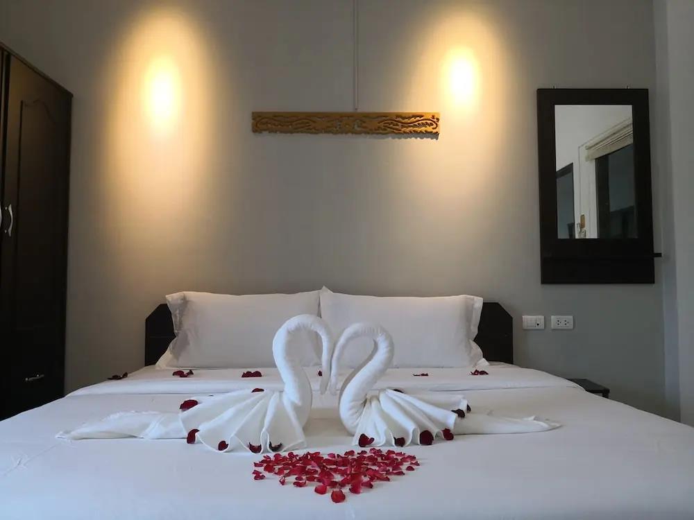 RQ Phuket Patong Beach by Collection O 2*