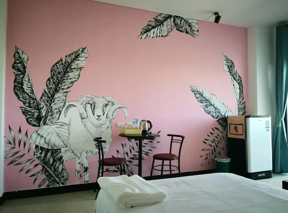 RQ Phuket Patong Beach by Collection O 2*