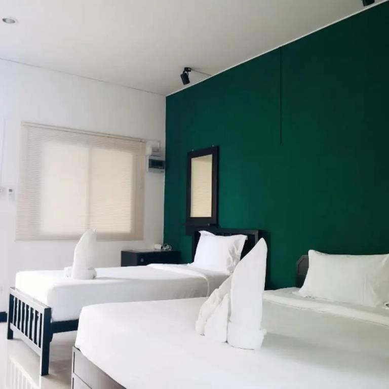 RQ Phuket Patong Beach by Collection O 2*