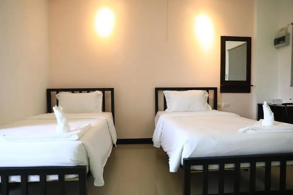 RQ Phuket Patong Beach by Collection O 2*