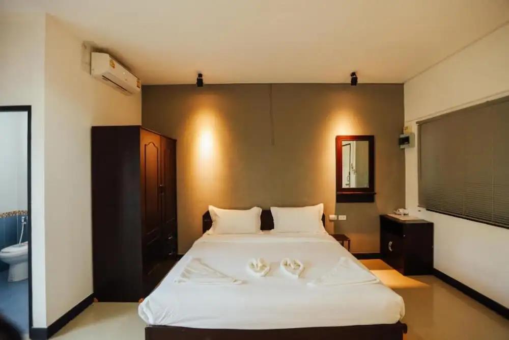 RQ Phuket Patong Beach by Collection O 2*