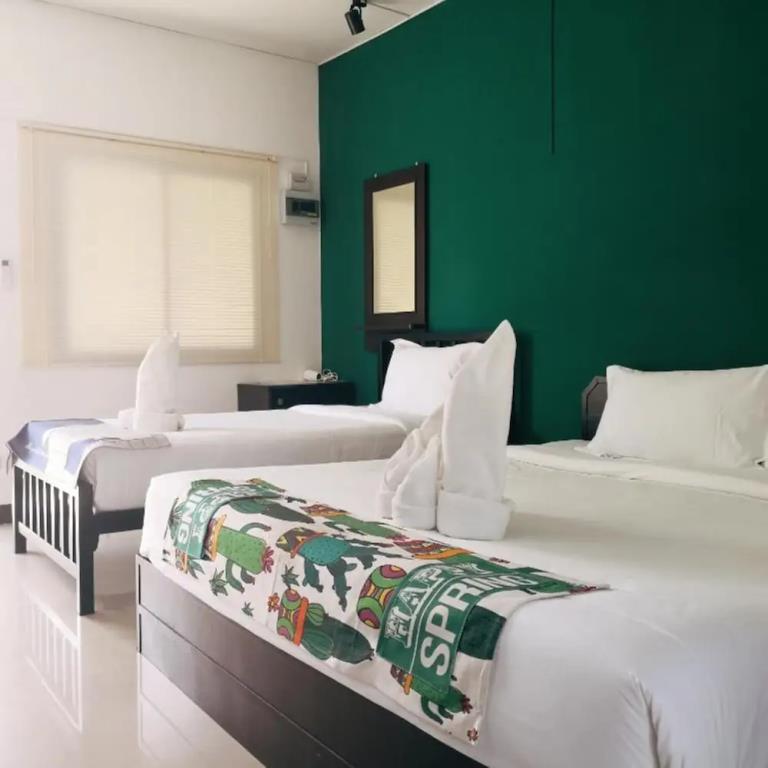 RQ Phuket Patong Beach by Collection O 2*