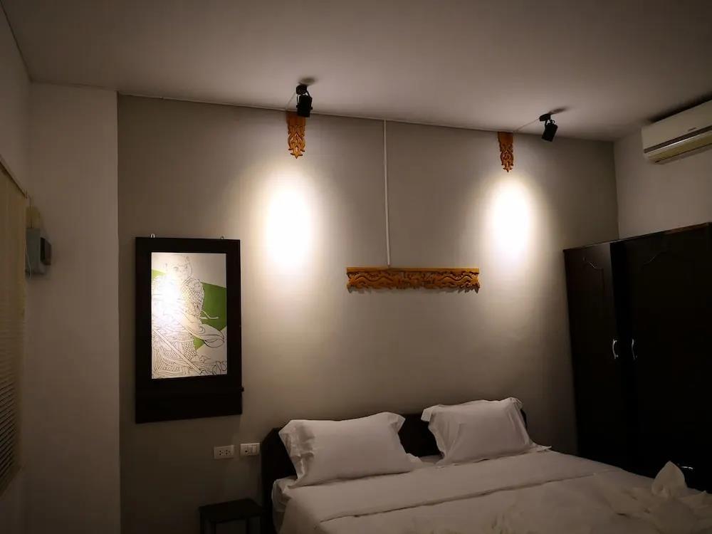 RQ Phuket Patong Beach by Collection O 2*