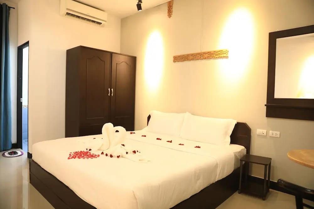 RQ Phuket Patong Beach by Collection O 2*