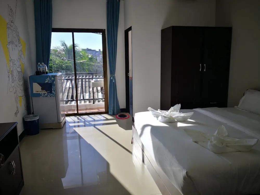 RQ Phuket Patong Beach by Collection O 2*