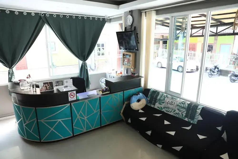 RQ Phuket Patong Beach by Collection O 2*