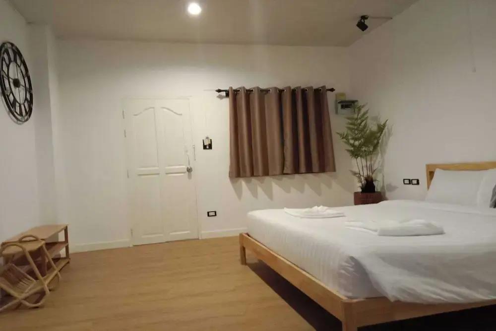 RQ Phuket Patong Beach by Collection O 2*