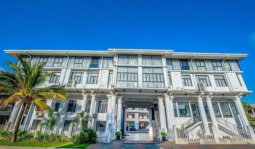 G.M.T. Sorabora Village Hotel 2*