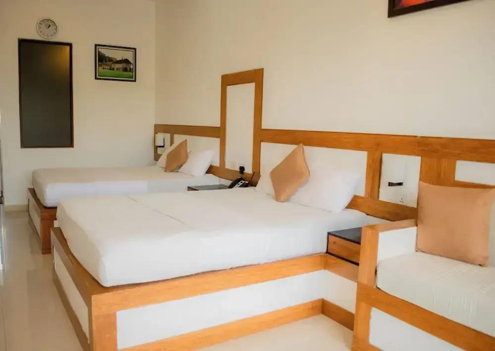 G.M.T. Sorabora Village Hotel 2*