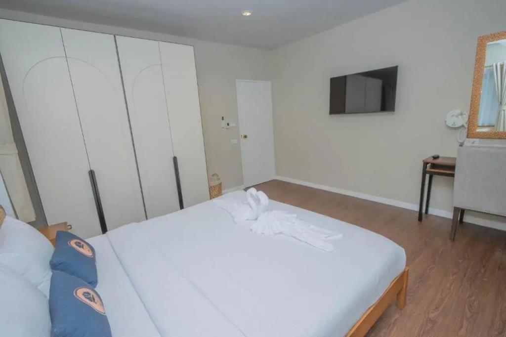 RoomQuest The Peak Patong Hill 0*