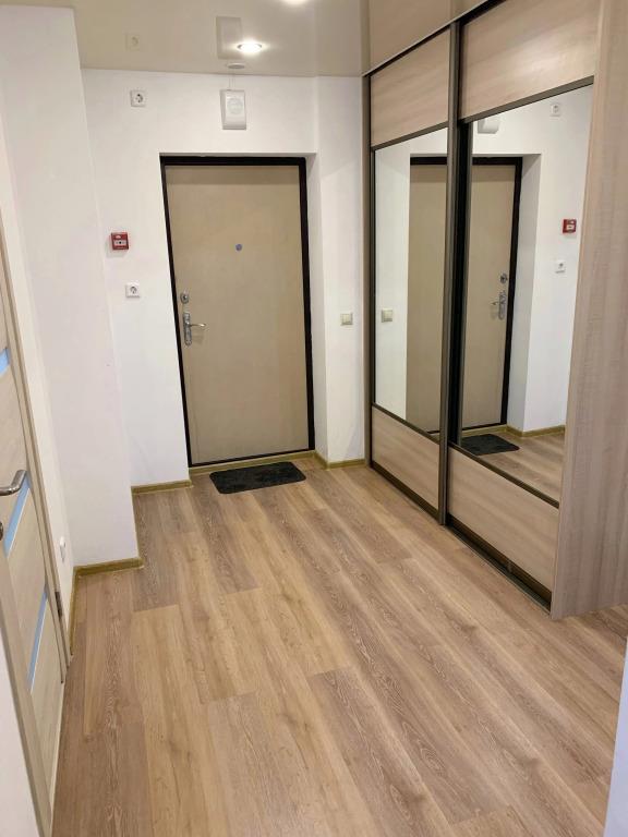 Tramvayny Pereulok 2/4 Flat 0*