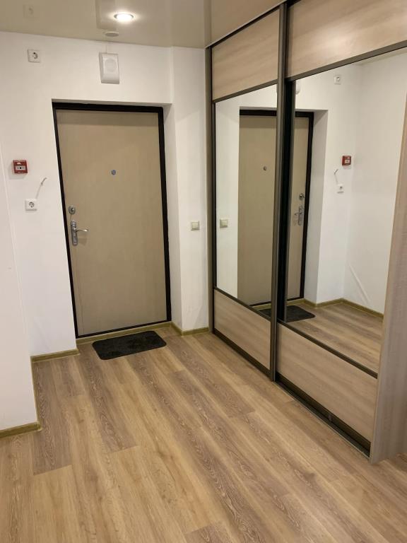 Tramvayny Pereulok 2/4 Flat 0*