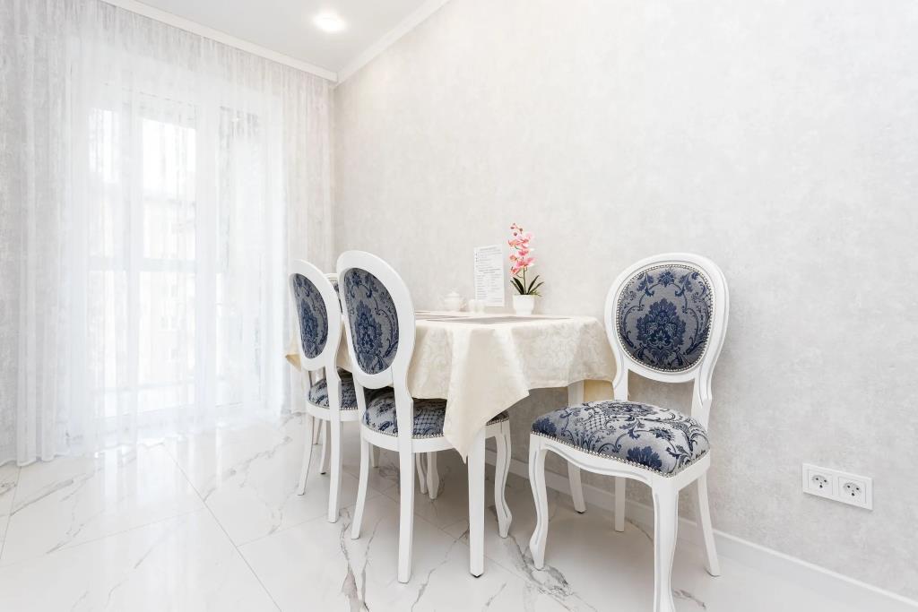 Apartment Kantiana 0*