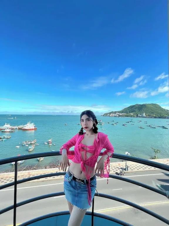 Joi Home Beachfront 2*
