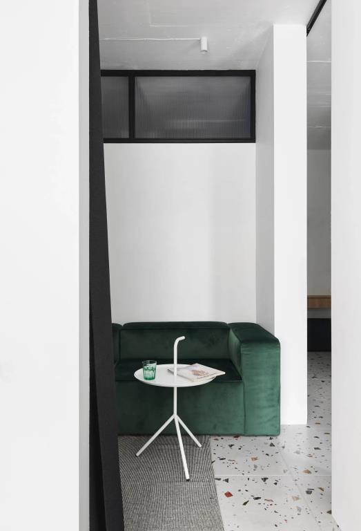 Loft Minimal Apartments 0*