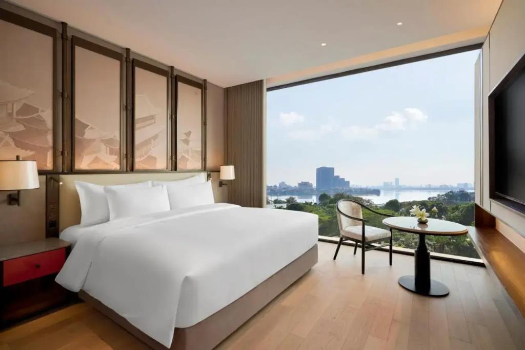 Dusit Le Palais Tu Hoa Hanoi 4*