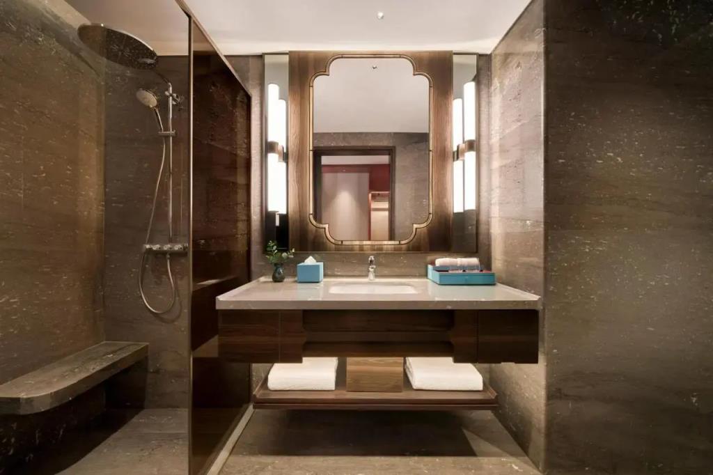 Dusit Le Palais Tu Hoa Hanoi 4*