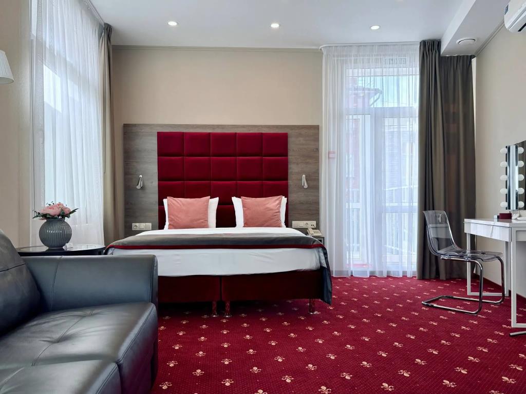 DeParis Boutique hotel 4*