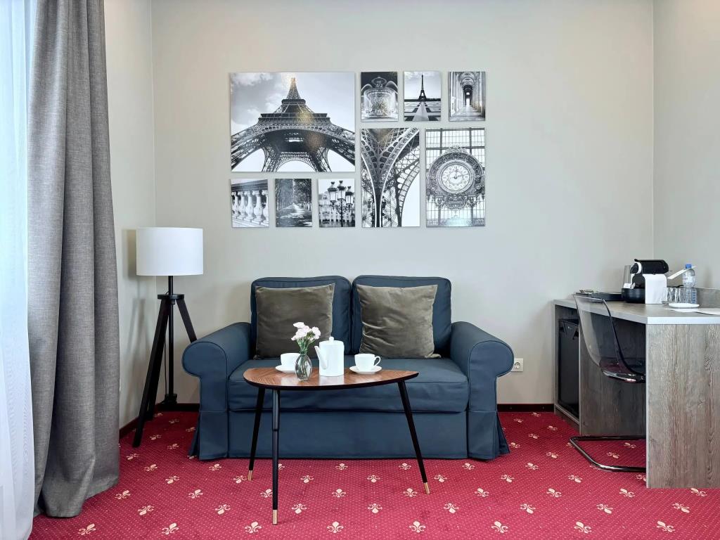 DeParis Boutique hotel 4*