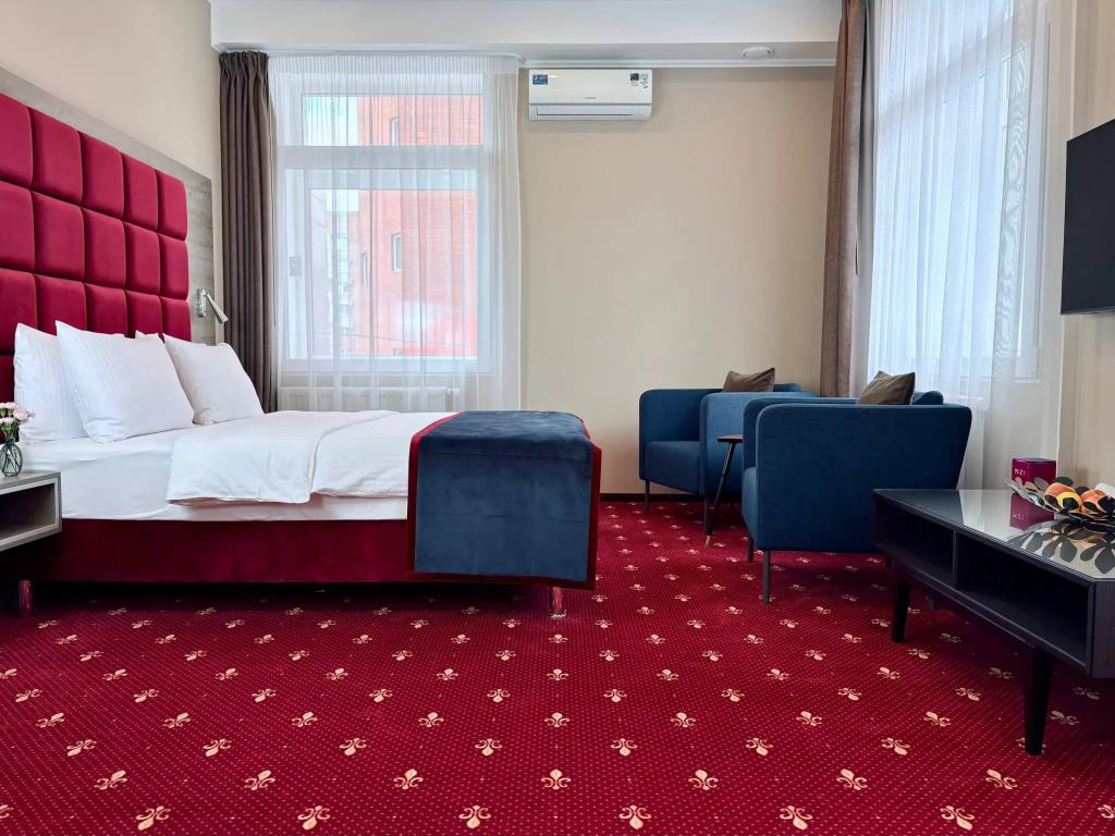 DeParis Boutique hotel 4*