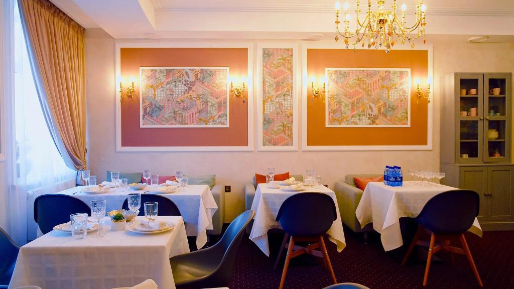 DeParis Boutique hotel 4*