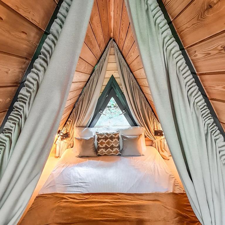 Belkin Dom Camping 0*