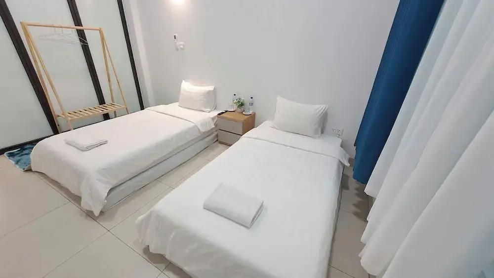 HT Airport Inn 3*