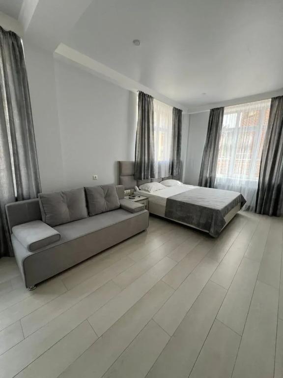 Avis Hotel 0*