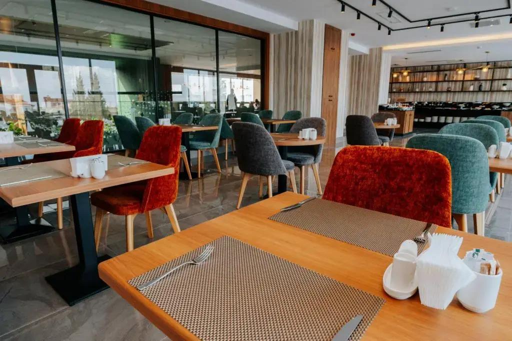 The Emporia Hotel 0*
