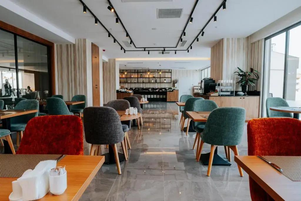 The Emporia Hotel 0*