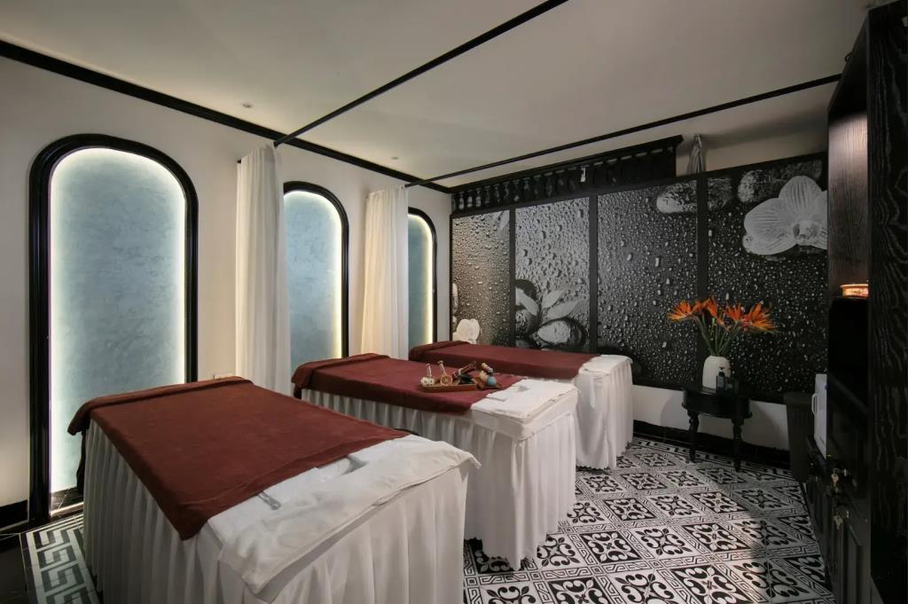 Chateau De Hanoi Boutique-hotel 5*