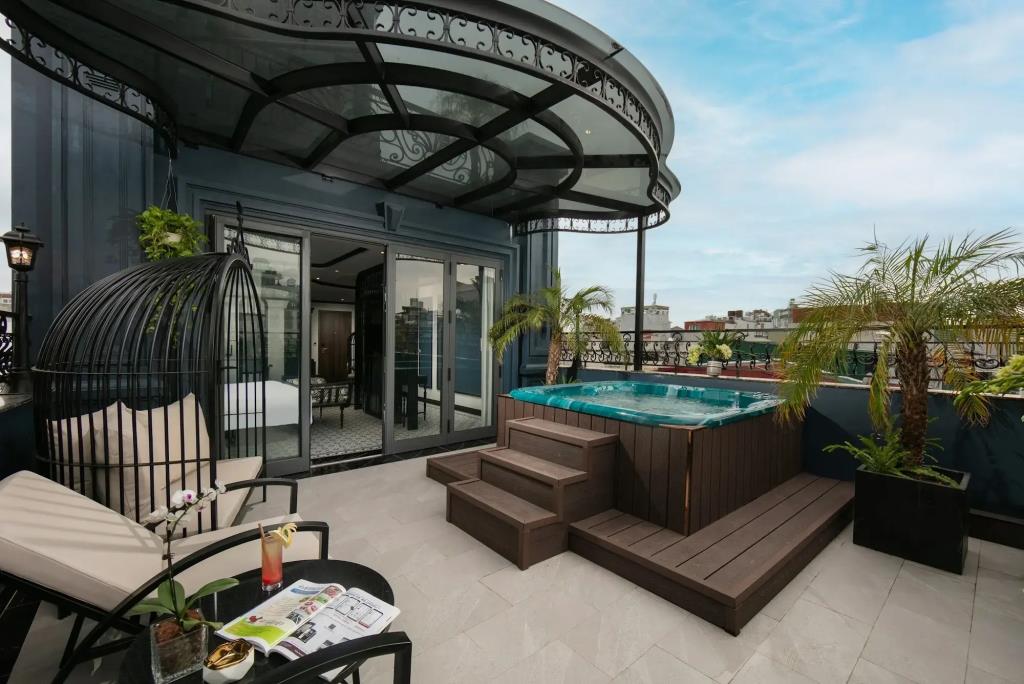 Chateau De Hanoi Boutique-hotel 5*