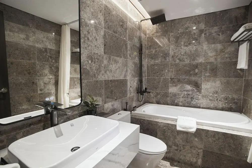 GrandView Hotel & Residence 4*